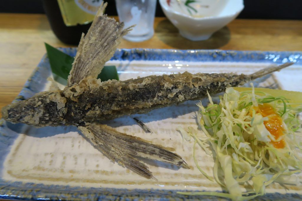 トビウオの姿揚げ